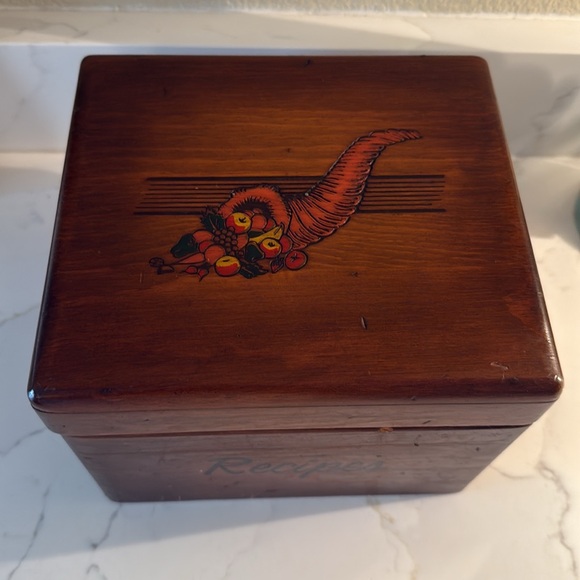 Vintage Wooden Cornucopia Recipe Box Large Divided - Picture 2 of 11